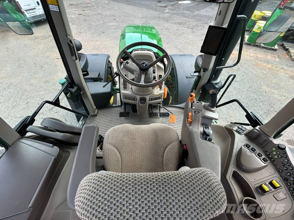 John Deere 6M 220 Tractores