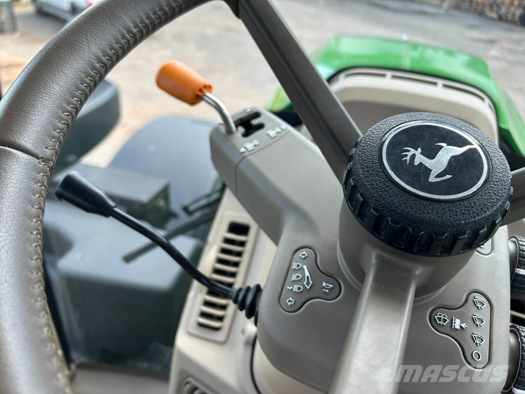 John Deere 6M 220 Tractores