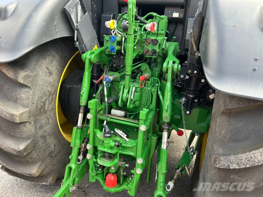 John Deere 6M 220 Tractores
