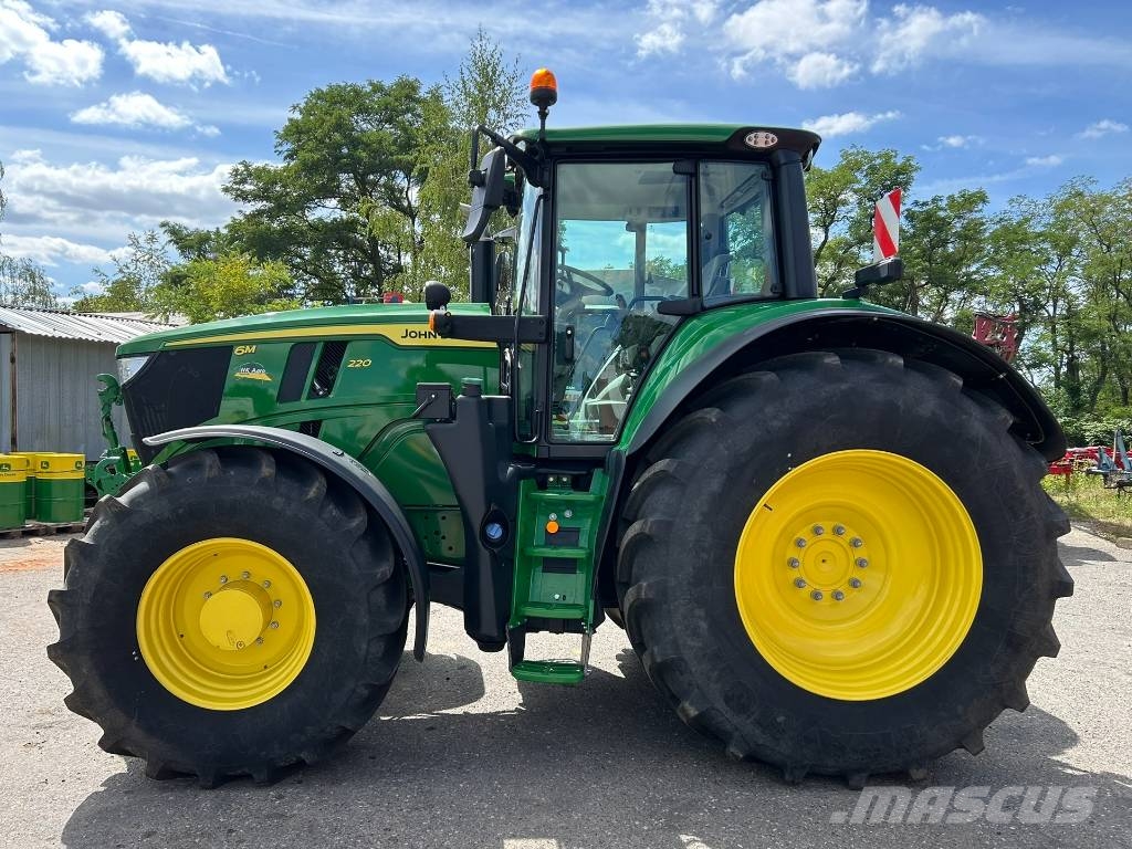 John Deere 6M 220 Tractores