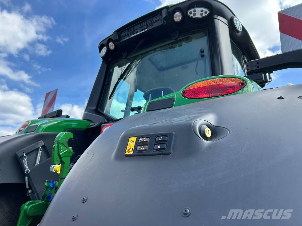 John Deere 6M 220 Tractores