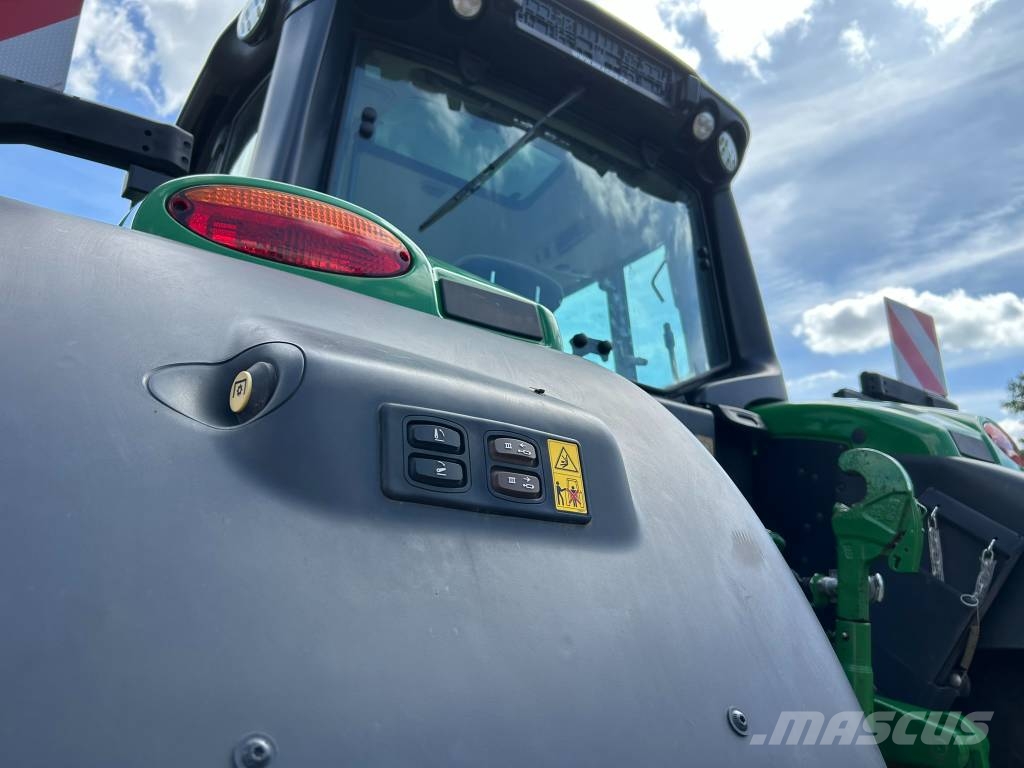 John Deere 6M 220 Tractores