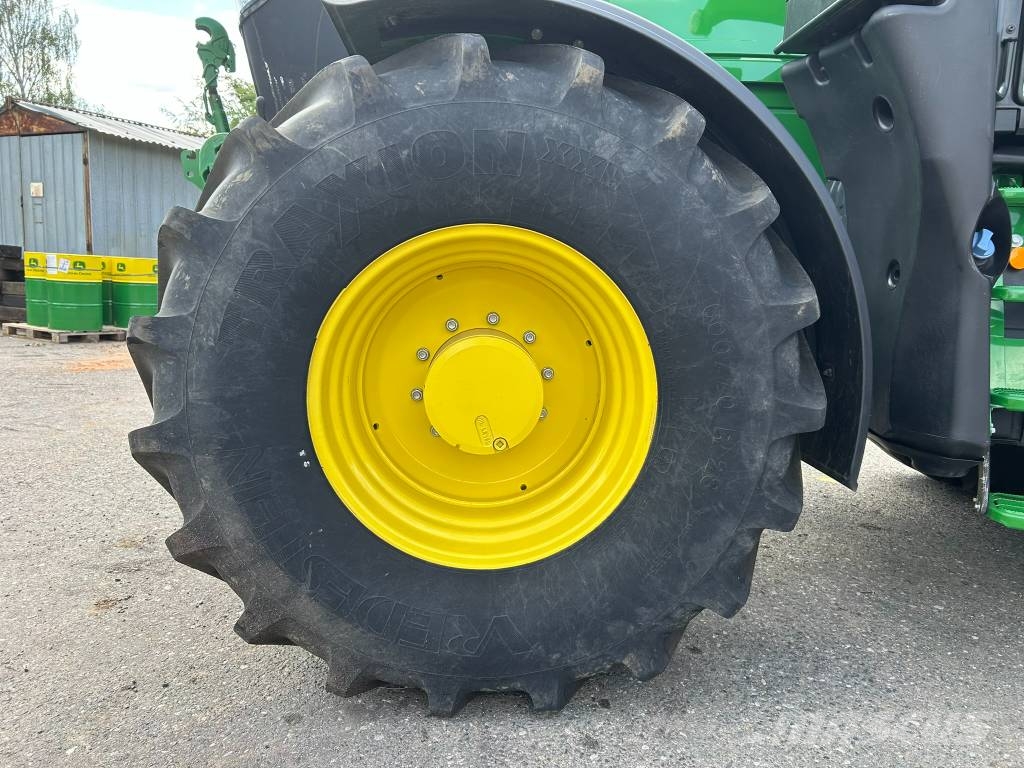 John Deere 6M 220 Tractores