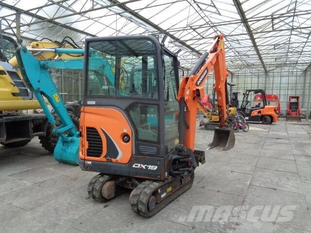 Doosan DX19 ミニ油圧ショベル 7t以下（ミニユンボ・ミニディガー）