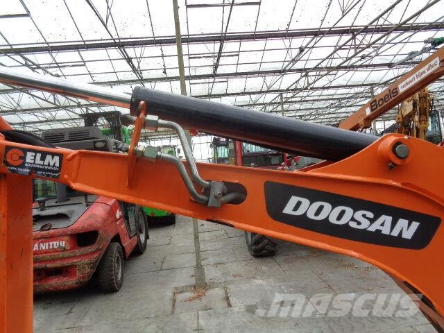 Doosan DX19 ミニ油圧ショベル 7t以下（ミニユンボ・ミニディガー）