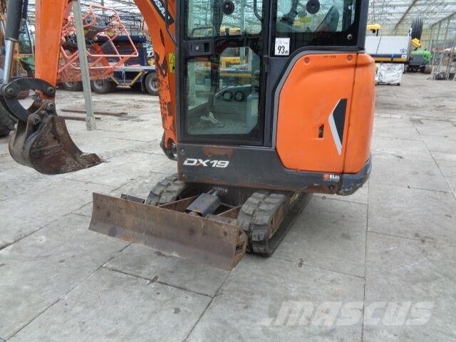 Doosan DX19 ミニ油圧ショベル 7t以下（ミニユンボ・ミニディガー）