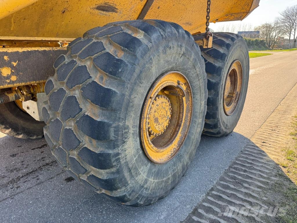 Bell B30D 铰接式自卸车