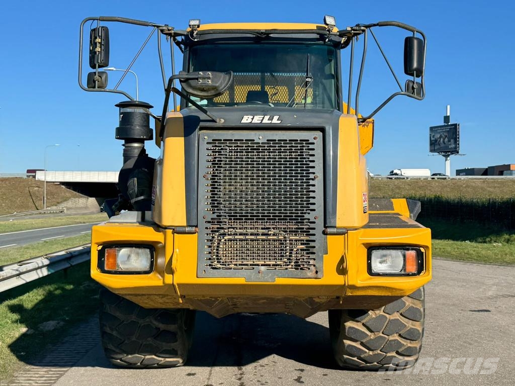 Bell B30D 铰接式自卸车