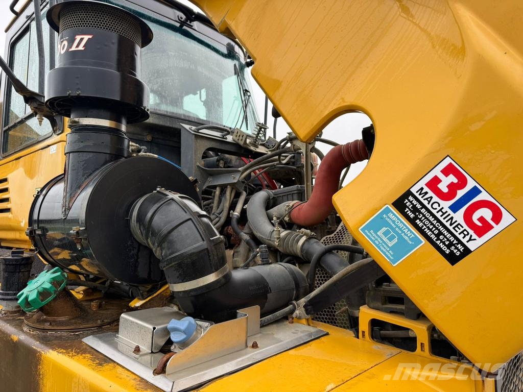 Bell B30D 铰接式自卸车