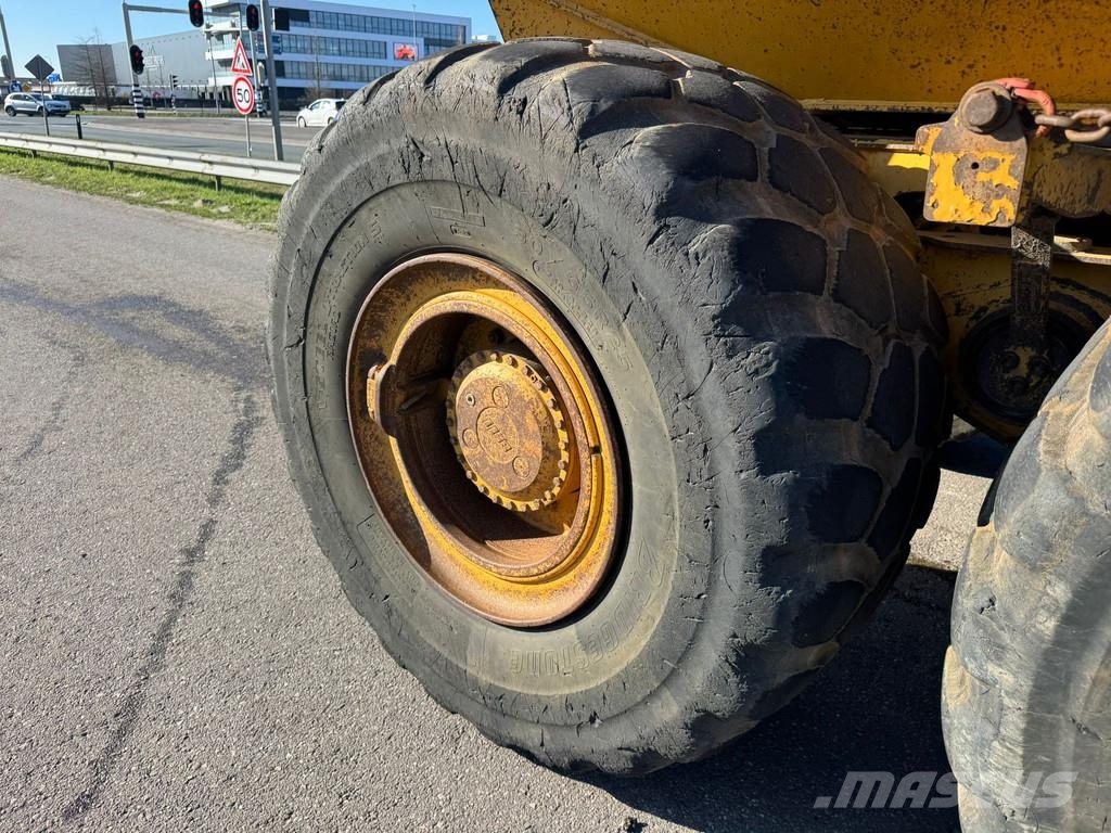 Bell B30D 铰接式自卸车