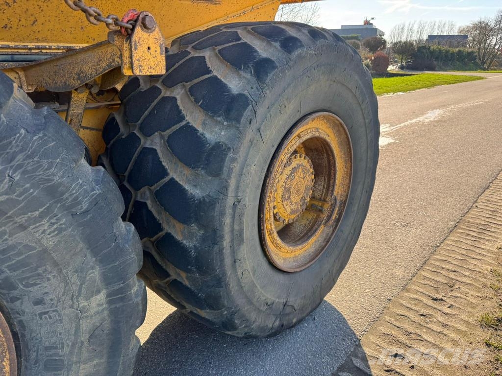 Bell B30D 铰接式自卸车