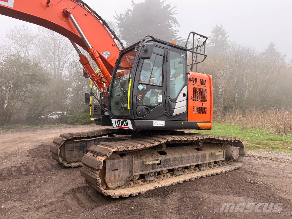 Hitachi ZX 225 US LC-6 with EC226 Engcon Kāpurķēžu ekskavatori