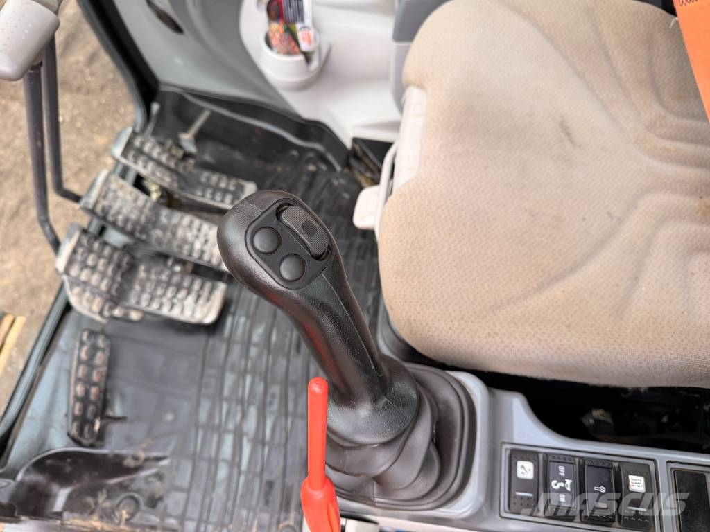 Hitachi ZX 225 US LC-6 with EC226 Engcon Kāpurķēžu ekskavatori