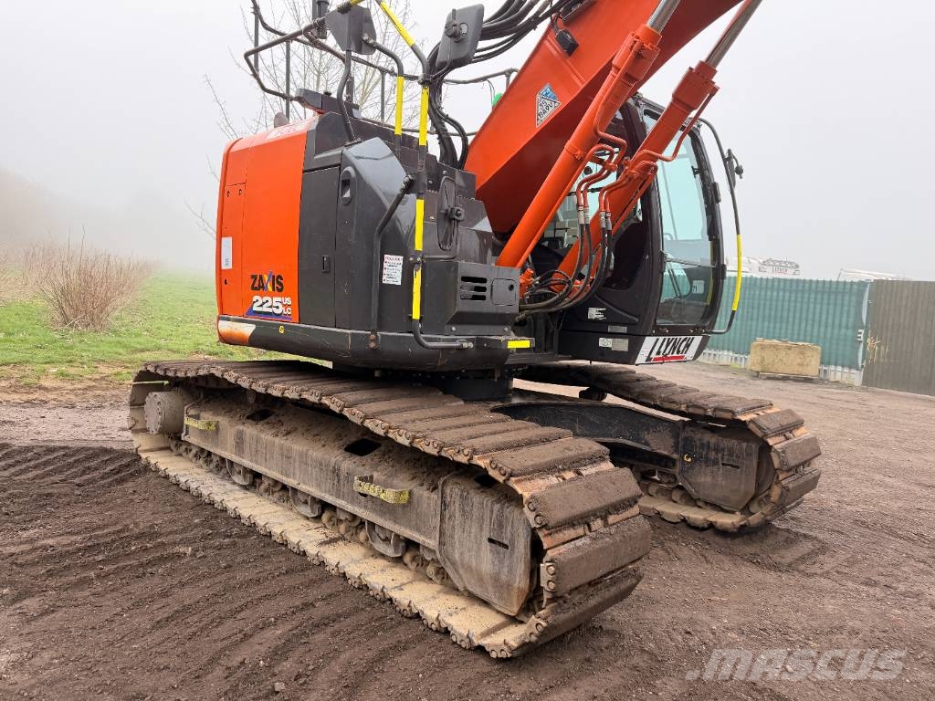 Hitachi ZX 225 US LC-6 with EC226 Engcon Kāpurķēžu ekskavatori