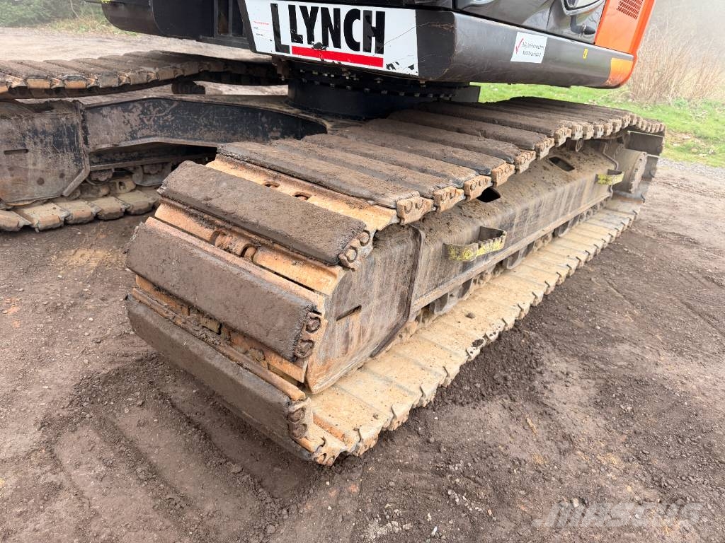 Hitachi ZX 225 US LC-6 with EC226 Engcon Kāpurķēžu ekskavatori