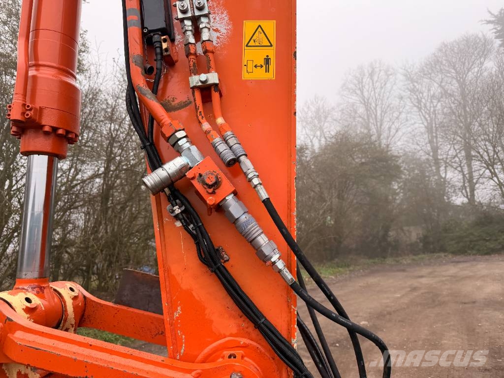 Hitachi ZX 225 US LC-6 with EC226 Engcon Kāpurķēžu ekskavatori