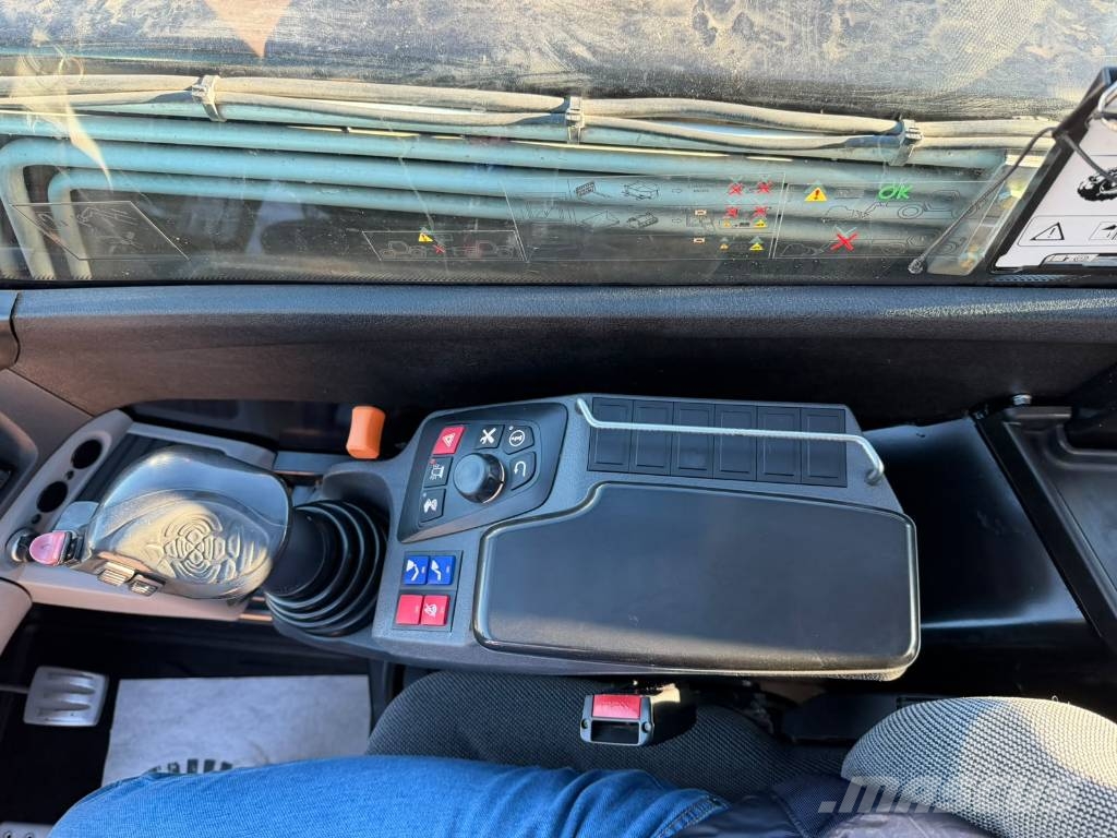 Manitou MLT 741 Kmetijski teleskopski nakladalci