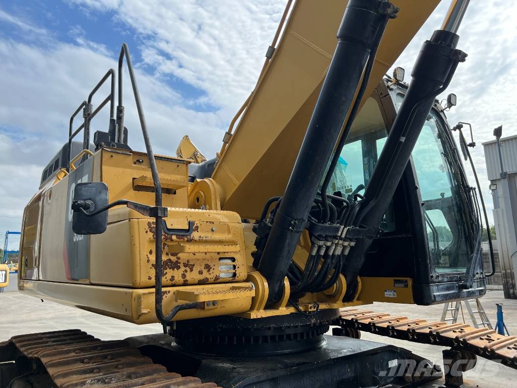 CAT 352F Bageri guseničari