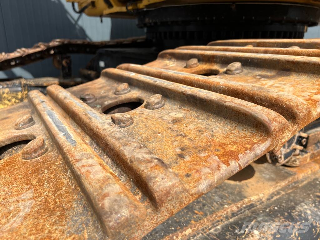 CAT 352F Bageri guseničari