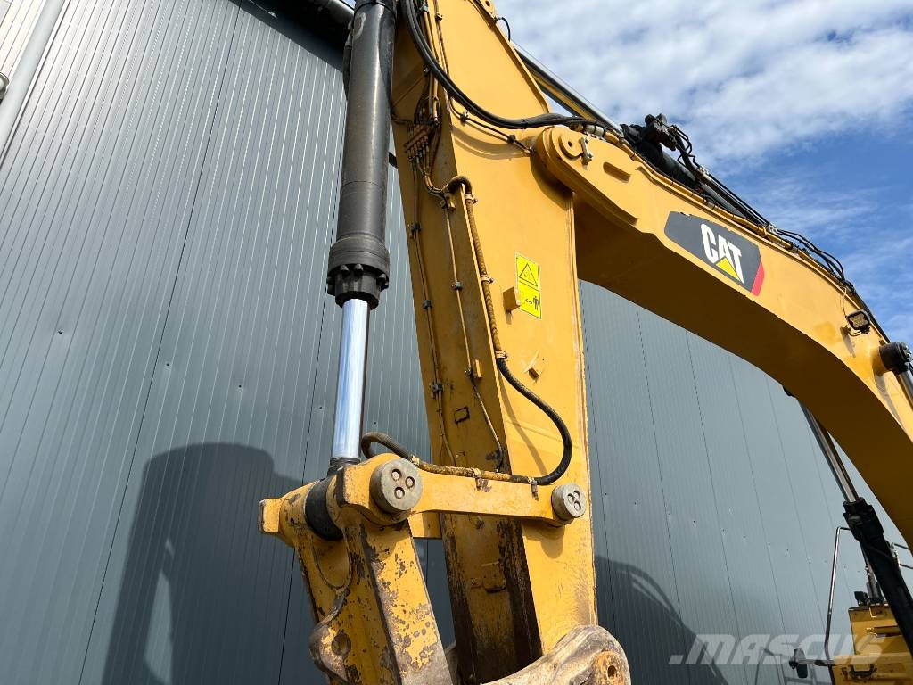 CAT 352F Bageri guseničari