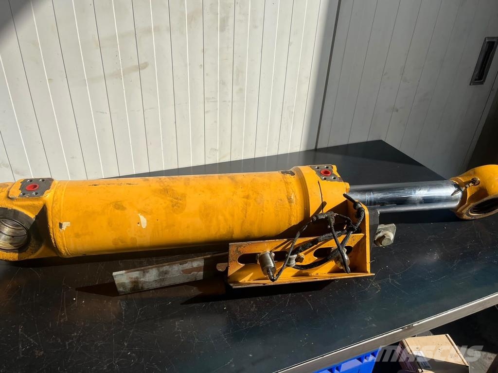 Liebherr L538 bucket cylinder 9914533 Hidraulika