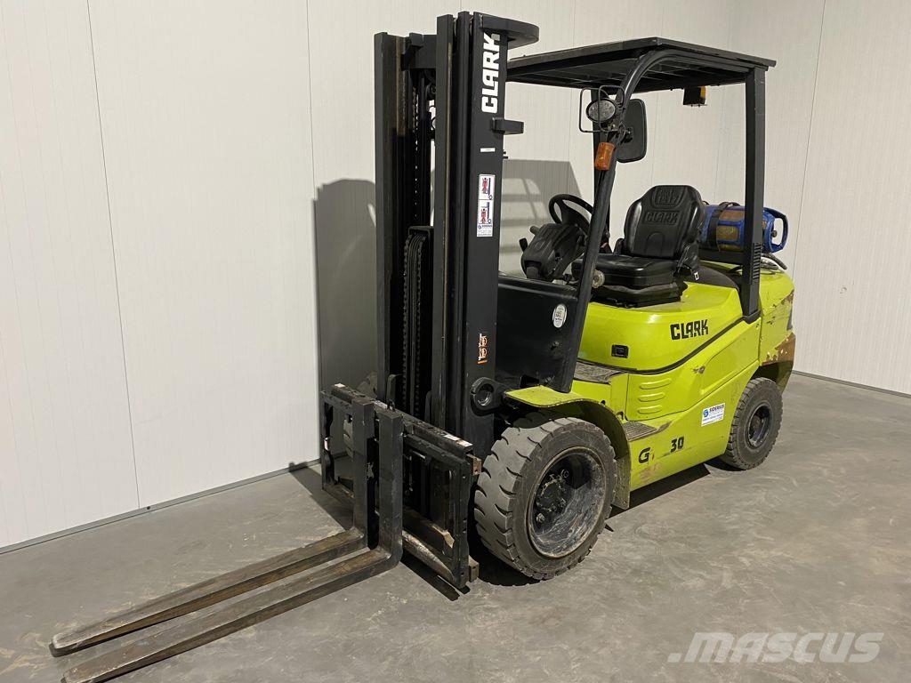 Clark GTS30 Gāzes autoiekrāvēji (LPG)