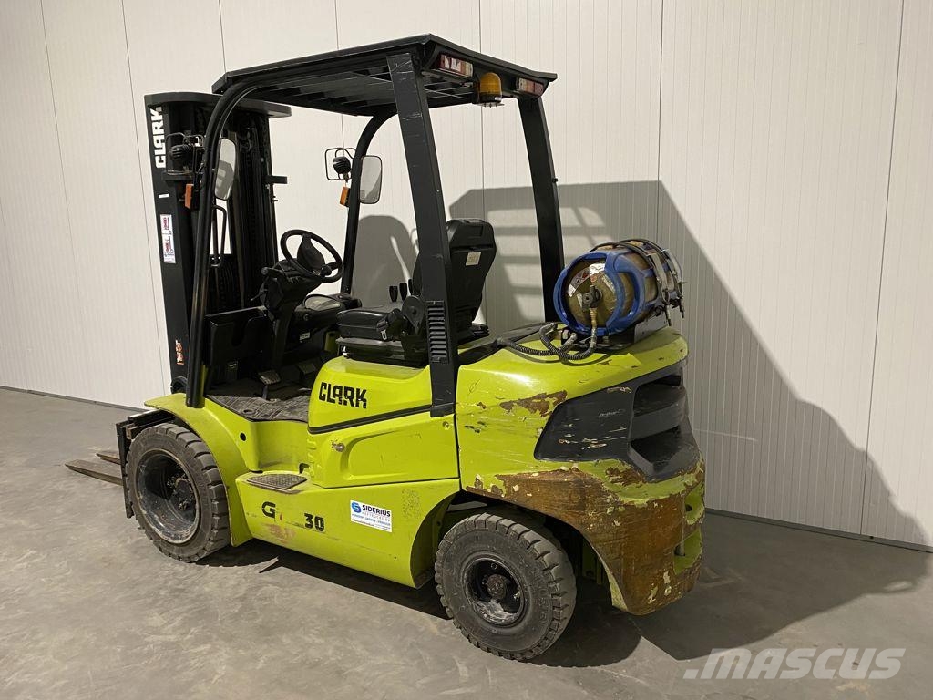 Clark GTS30 Gāzes autoiekrāvēji (LPG)