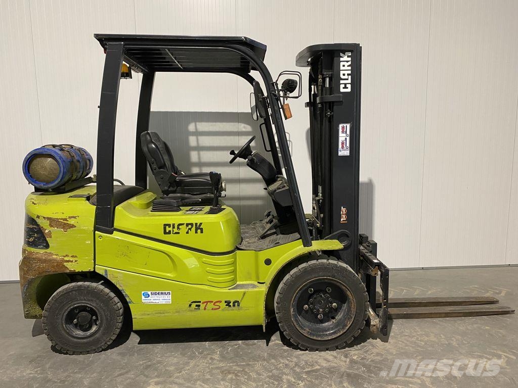 Clark GTS30 Gāzes autoiekrāvēji (LPG)