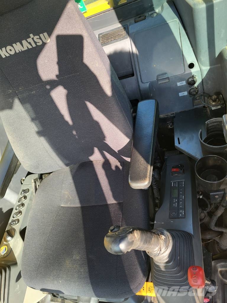 Komatsu PC138US-11 Гусеничные экскаваторы