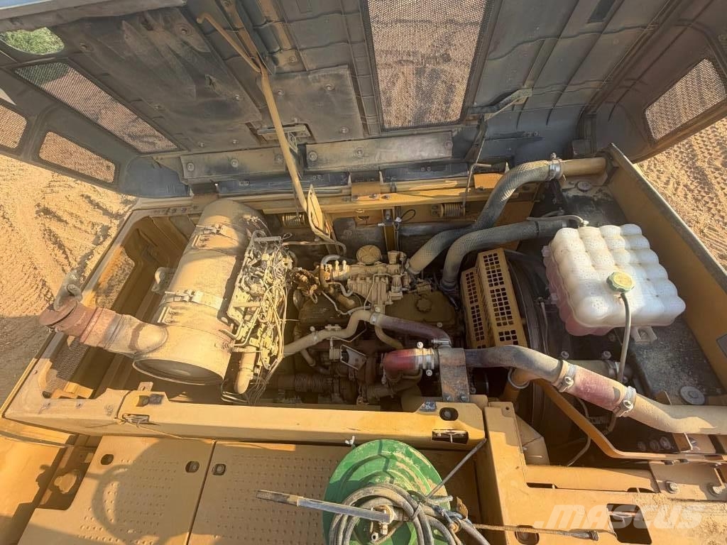 CAT 329 E حفارات زحافة