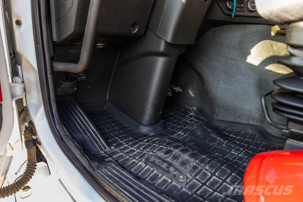 Volvo FM 500 +MAGYAR 13.500 L /3COMP Camiones cisterna