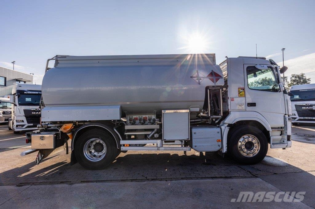 Volvo FM 500 +MAGYAR 13.500 L /3COMP Tartályos teherautók