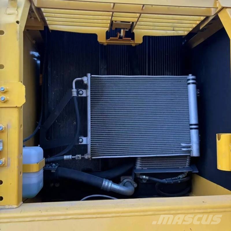Komatsu PC 240 LC 大型油圧ショベル12t以上(パワーショベル・ユンボ)
