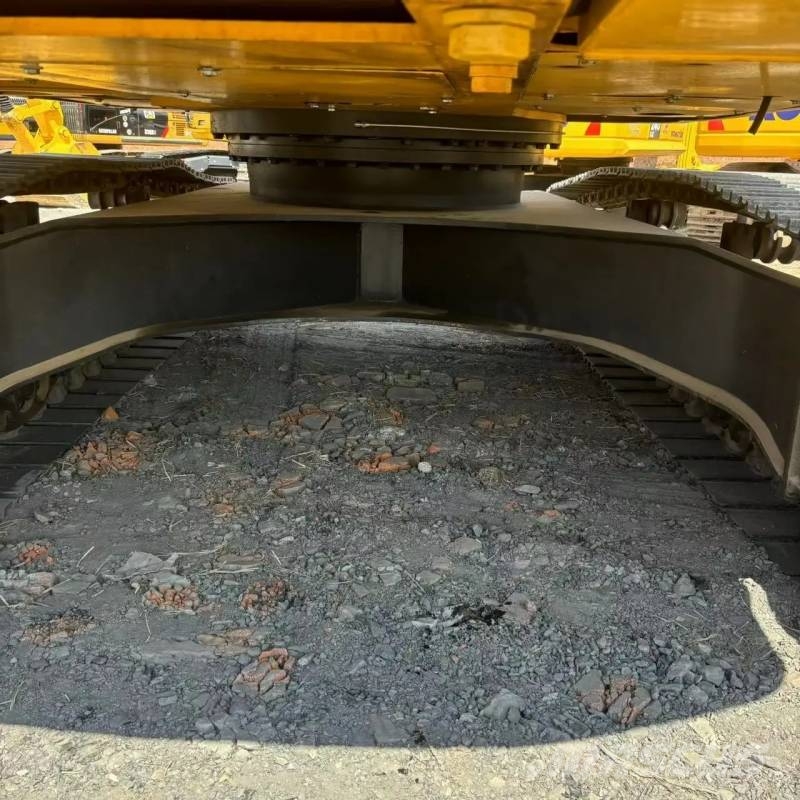 Komatsu PC 240 LC 大型油圧ショベル12t以上(パワーショベル・ユンボ)