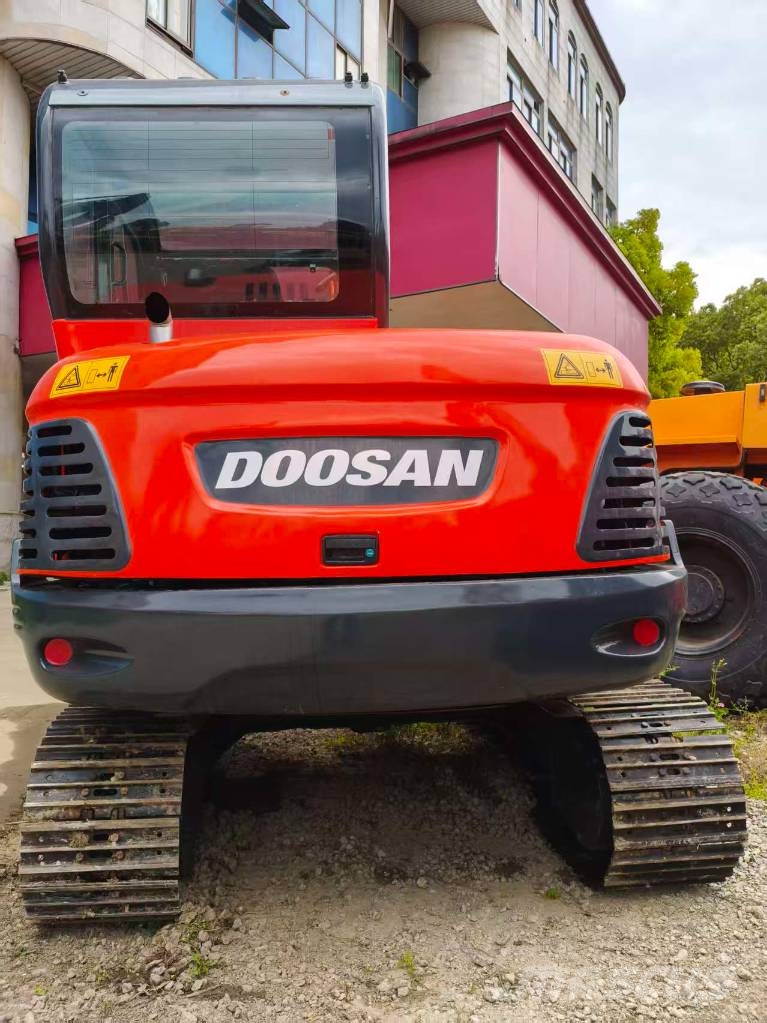 Doosan DX 60-9 C ミニ油圧ショベル 7t以下（ミニユンボ・ミニディガー）