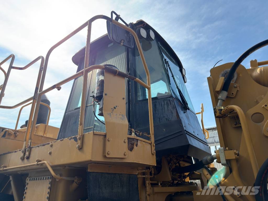 CAT 988H Pyöräkuormaajat