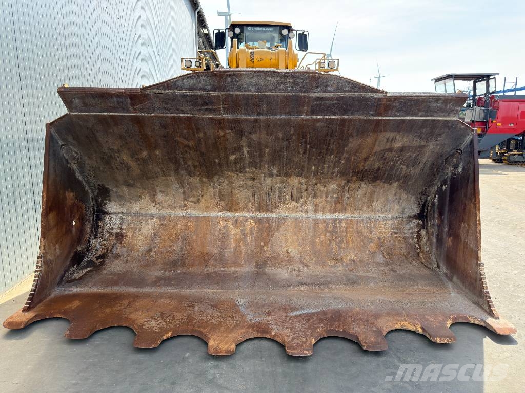 CAT 988H Pyöräkuormaajat