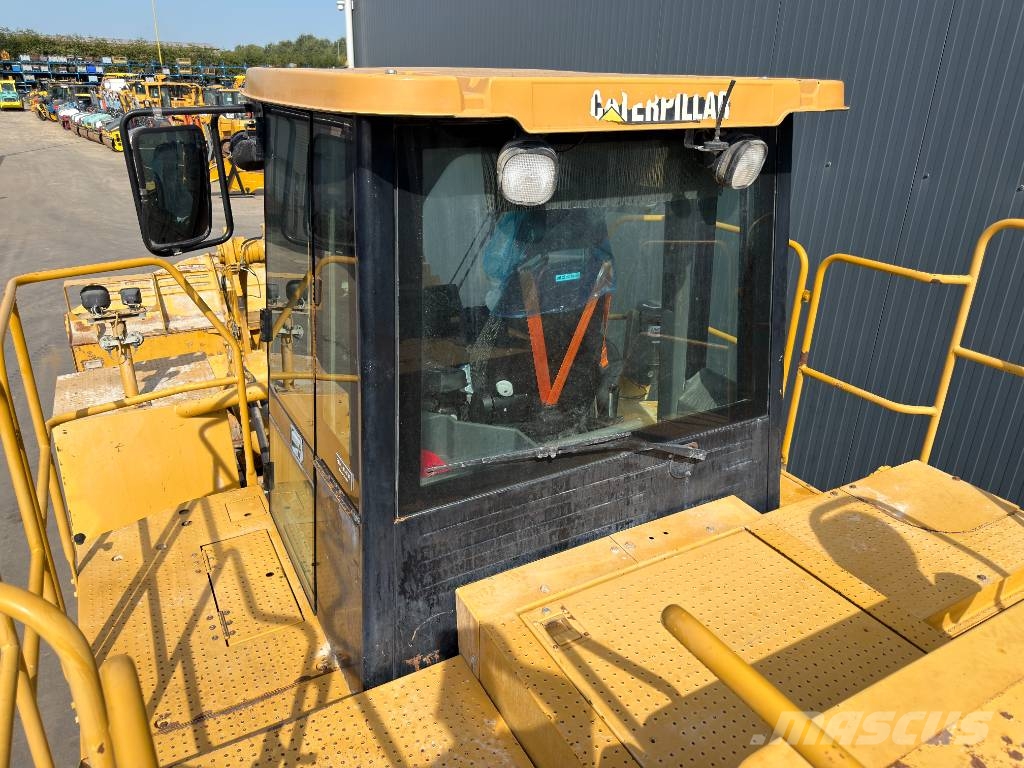CAT 988H Pyöräkuormaajat