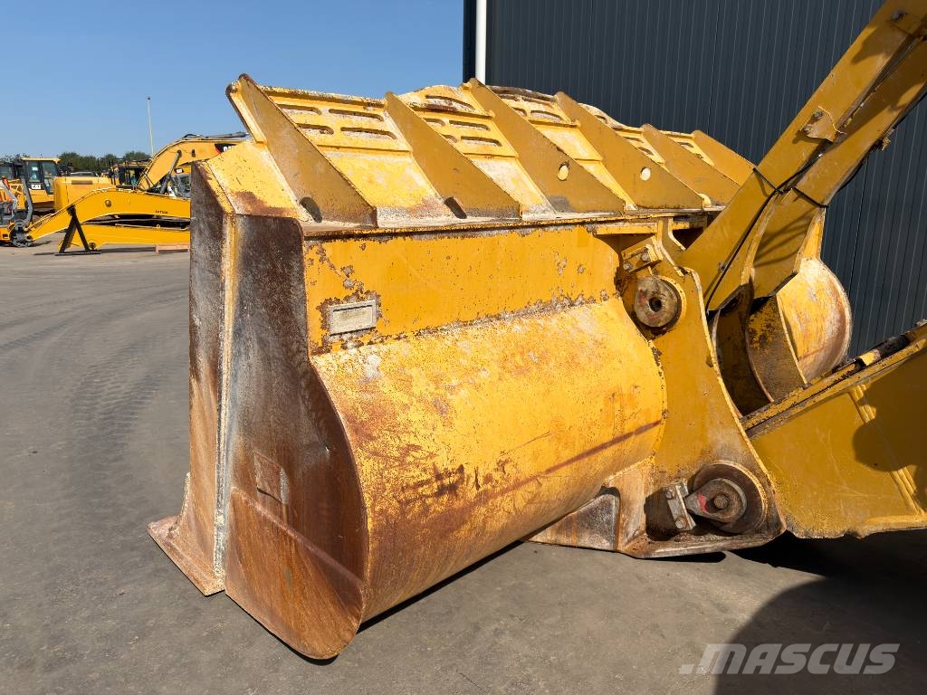 CAT 988H Pyöräkuormaajat