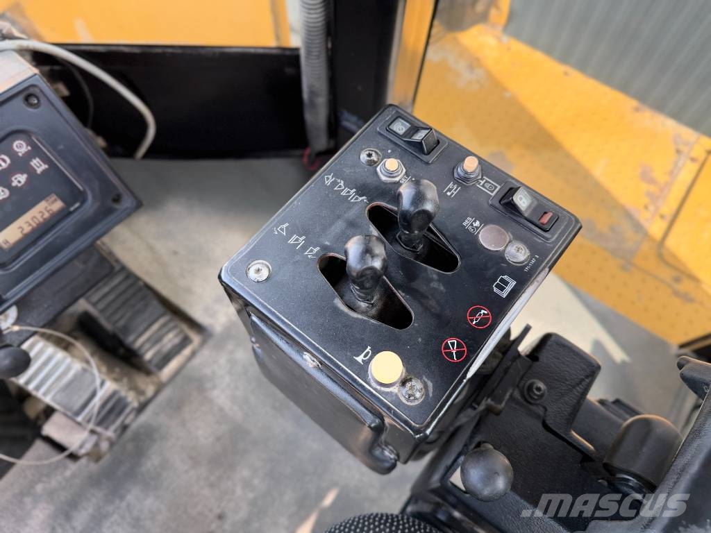 CAT 988H Pyöräkuormaajat