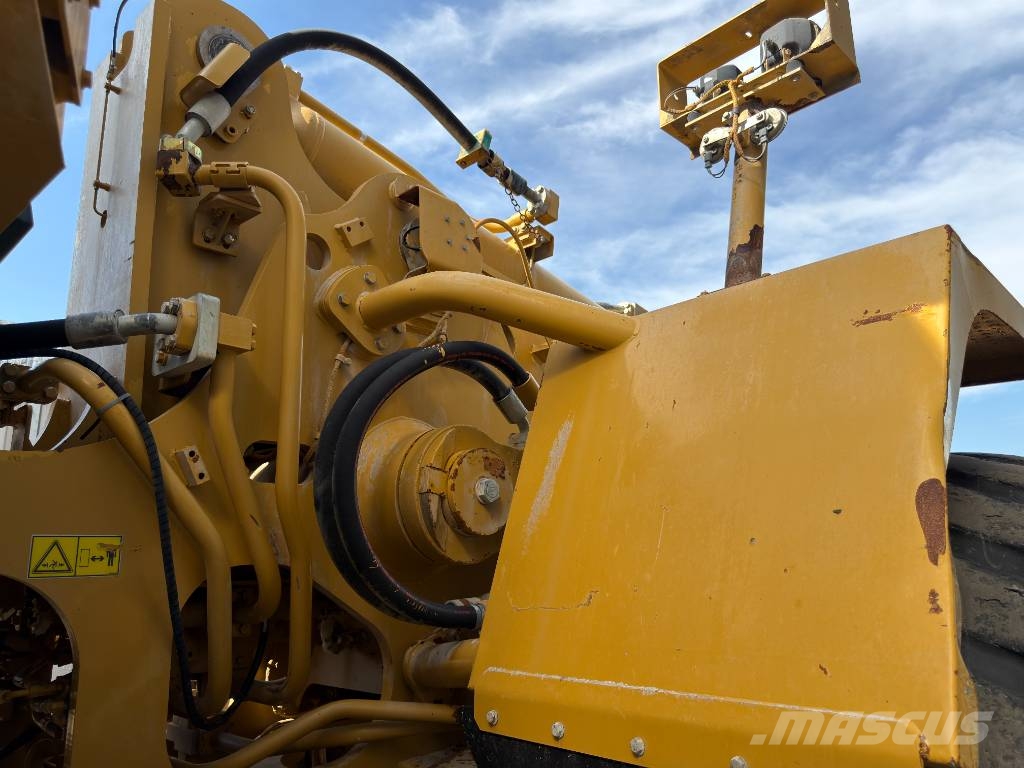 CAT 988H Pyöräkuormaajat