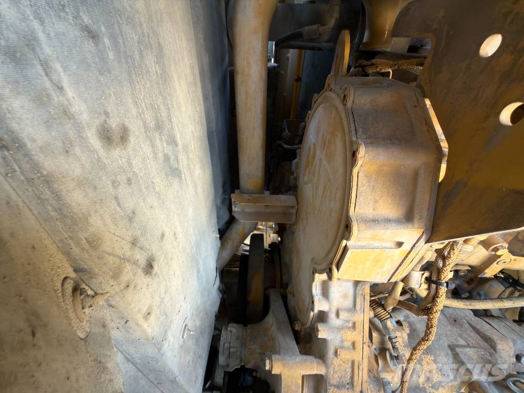 CAT 988H Pyöräkuormaajat
