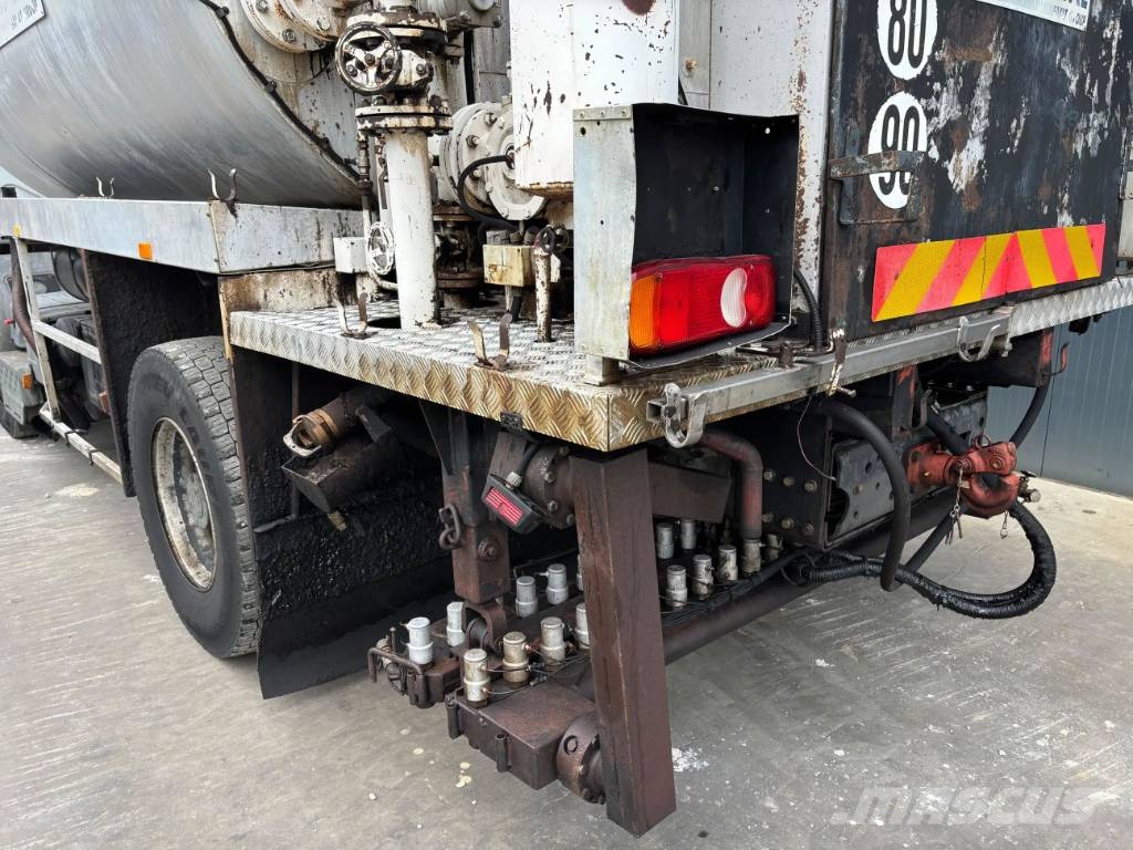 Renault Rincheval - 9.000 Liter Bitumen Sprayer