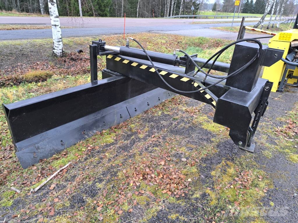 Takalana 3m hydraulinen 道路用レーキ