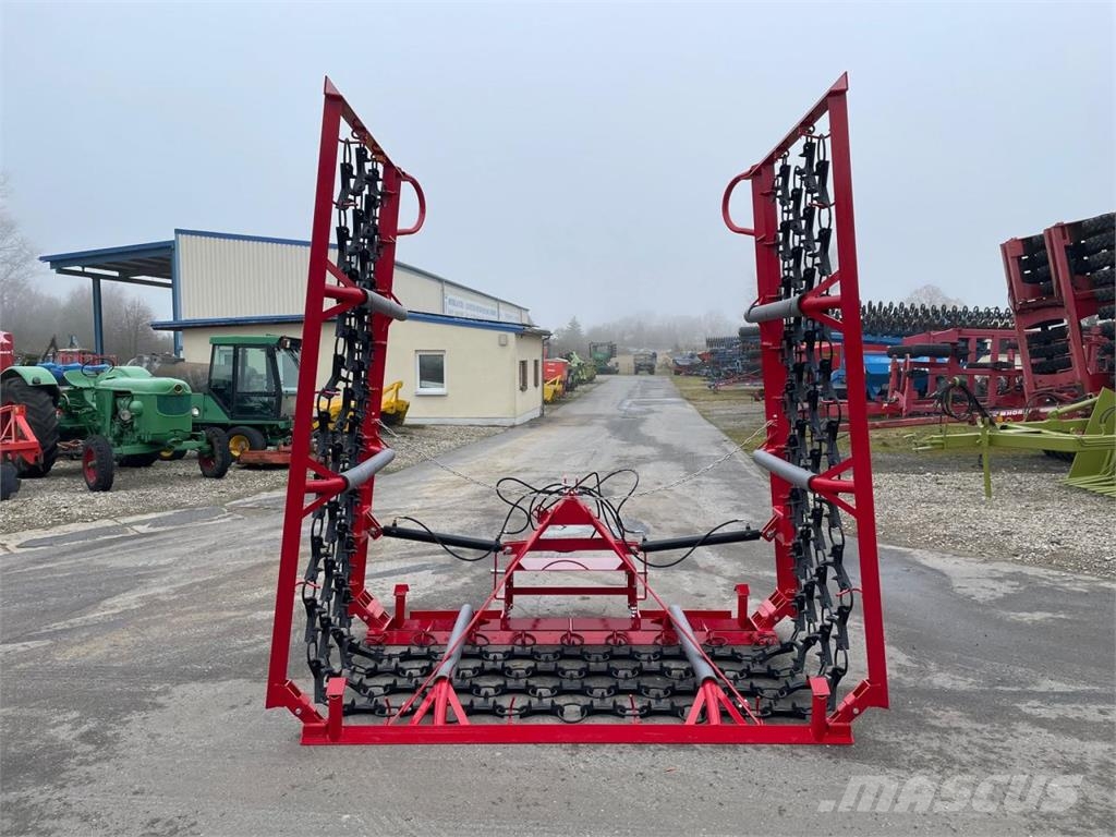 Wiesenegge 8 Meter / 4reihig Stroje na sklizeň pícnin-příslušenství