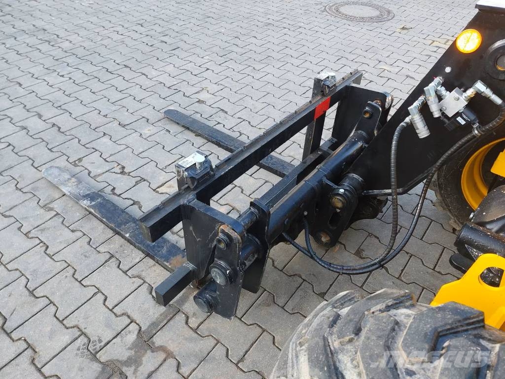 JCB 514-40 مناولات متداخلة