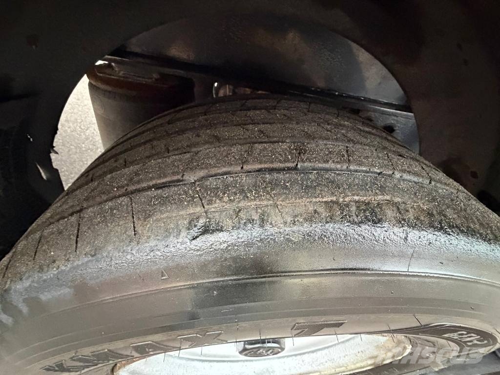Kaupe KAUPE 3 UPPE 136 Seria nr 0376 半挂厢式车