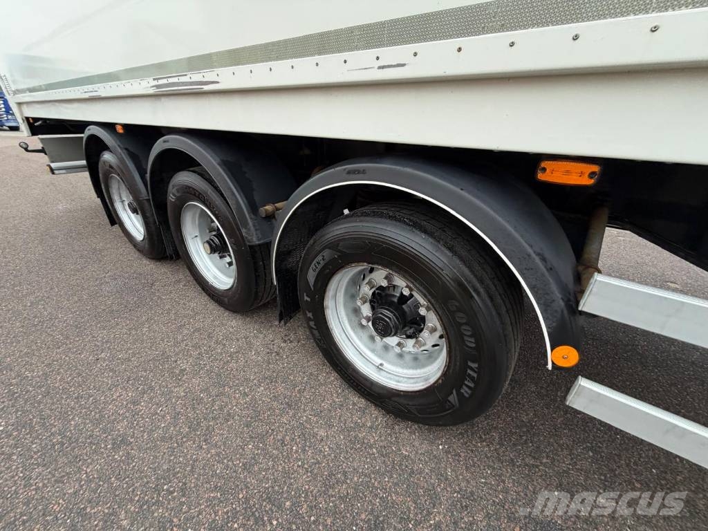 Kaupe KAUPE 3 UPPE 136 Seria nr 0376 半挂厢式车