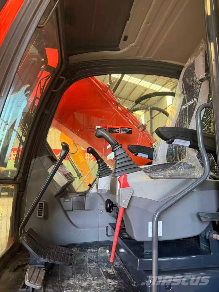 Doosan DX 225 LCA Bagri goseničarji
