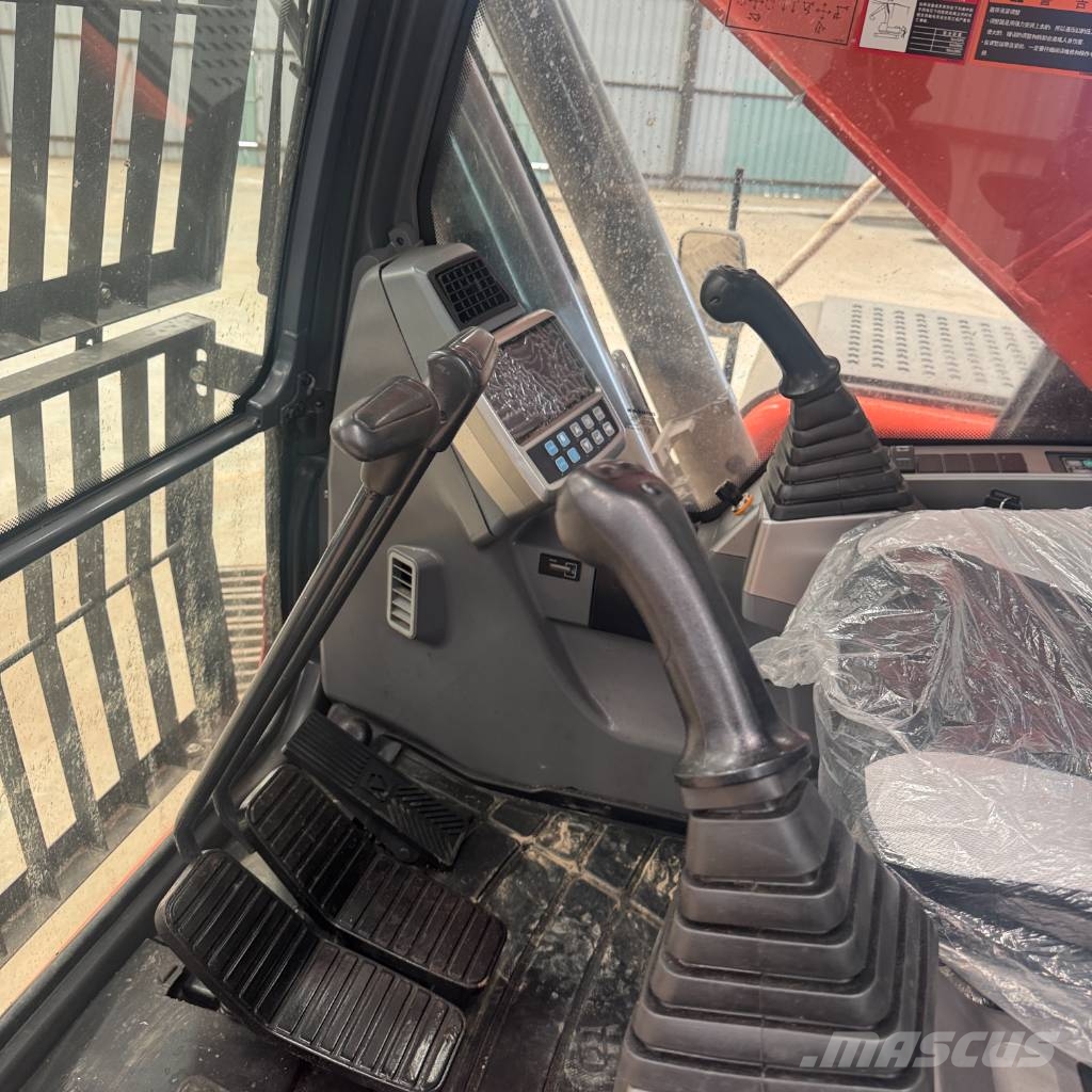 Doosan DX 225 LCA Bagri goseničarji